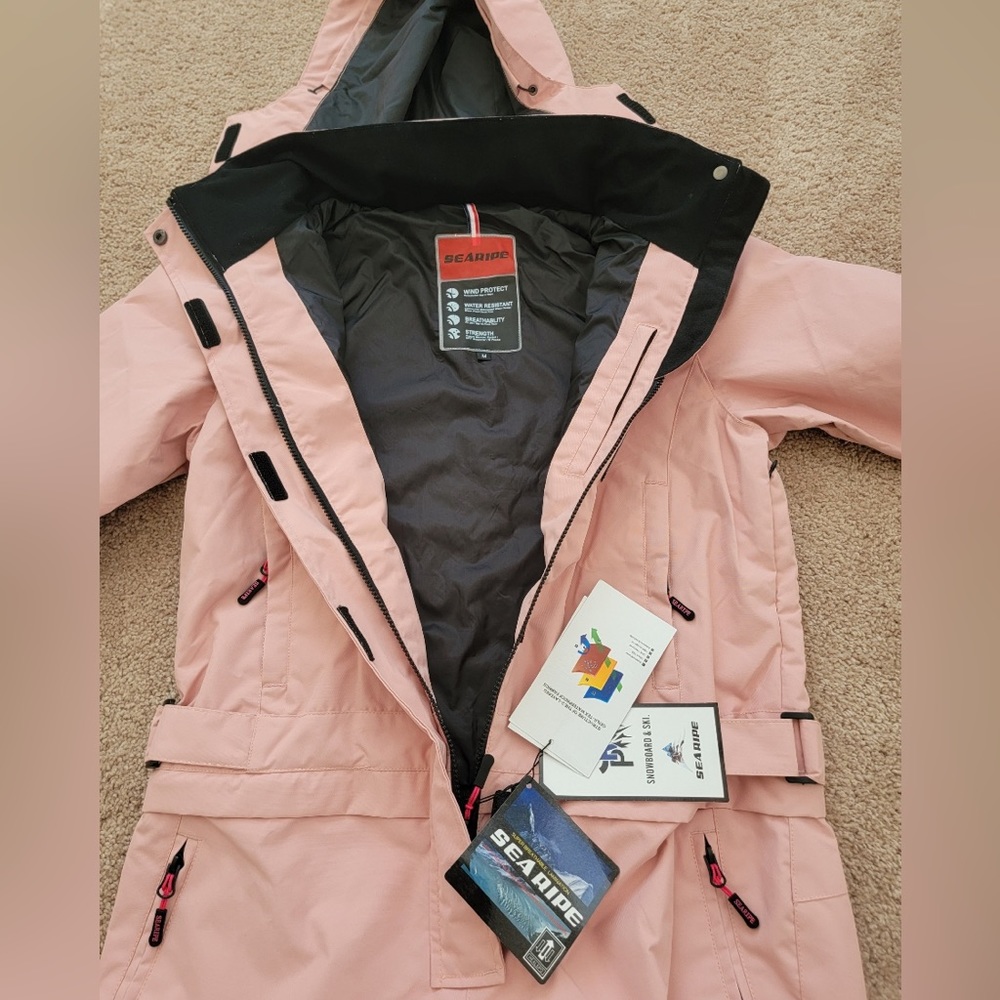 NWT women’s snowsuit